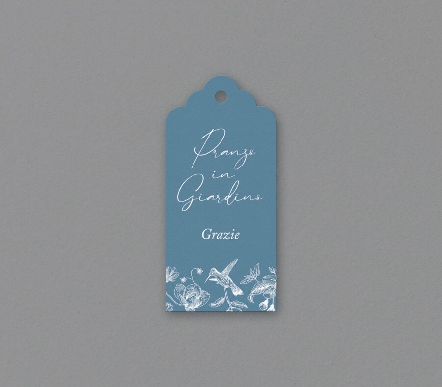 Etichetta con cordoncino