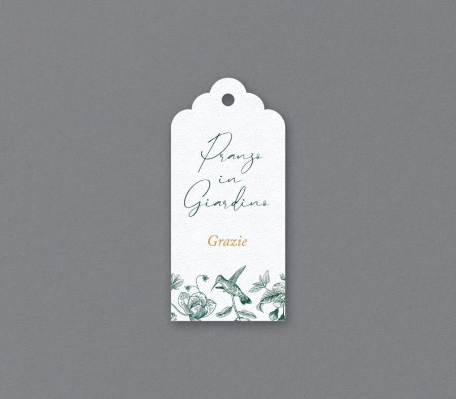 Etichetta con cordoncino