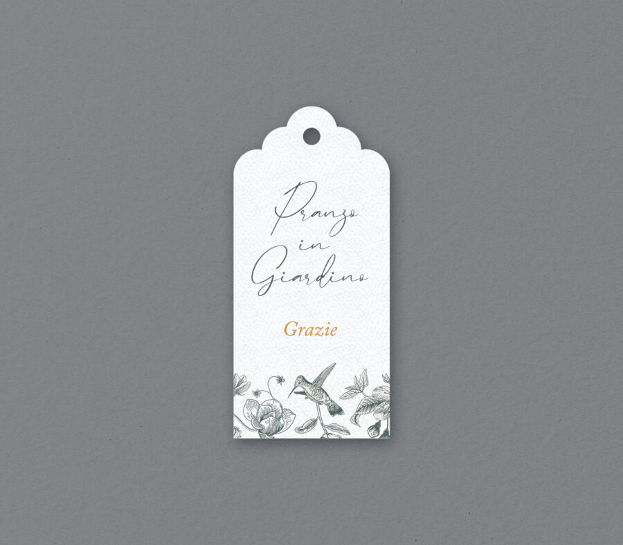 Etichetta con cordoncino